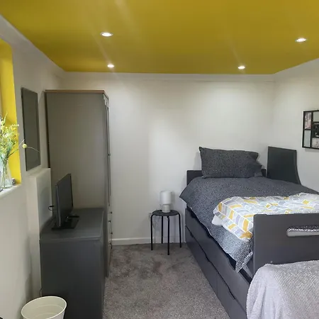 Single Room Near Heathrow Windsor Legoland & Free Parking Onsite Burnham  Esterno foto