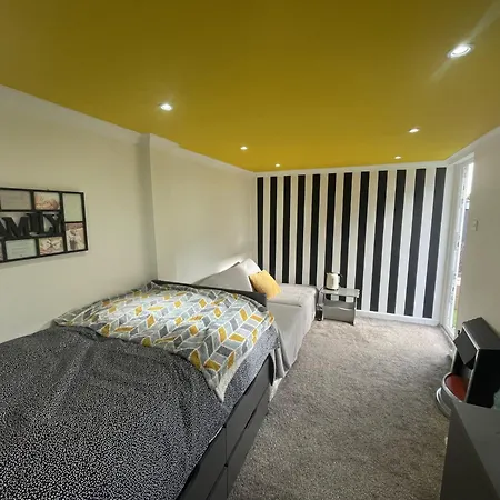 Single Room Near Heathrow Windsor Legoland & Free Parking Onsite Burnham  Esterno foto
