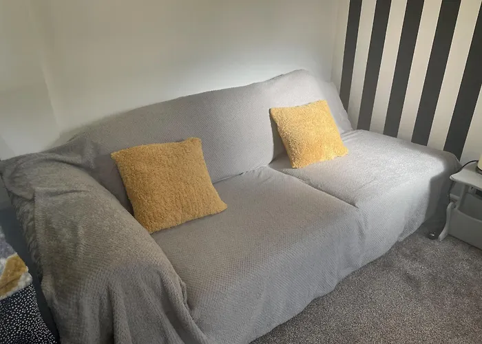 Single Room Near Heathrow Windsor Legoland & Free Parking Onsite