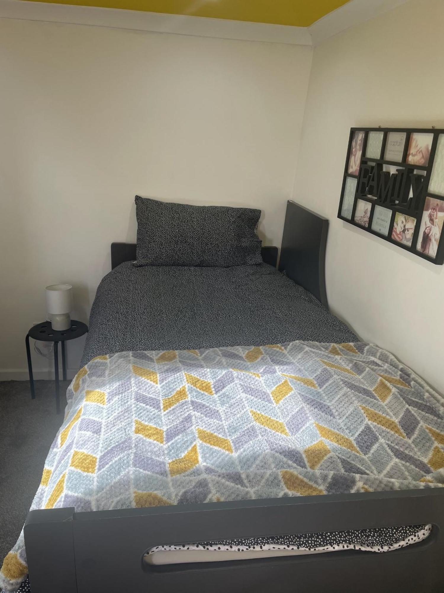 Single Near Heathrow Windsor Legoland & Free Parking Onsite Alloggio in famiglia Burnham (Buckinghamshire)
