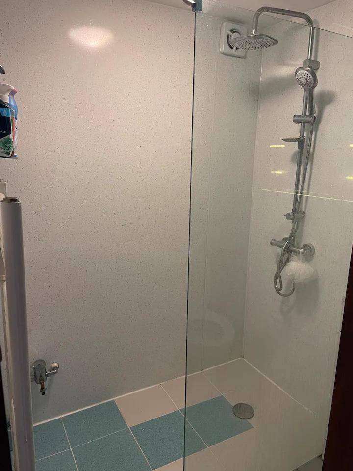 Single Near Heathrow Windsor Legoland & Free Parking Onsite Burnham (Buckinghamshire)