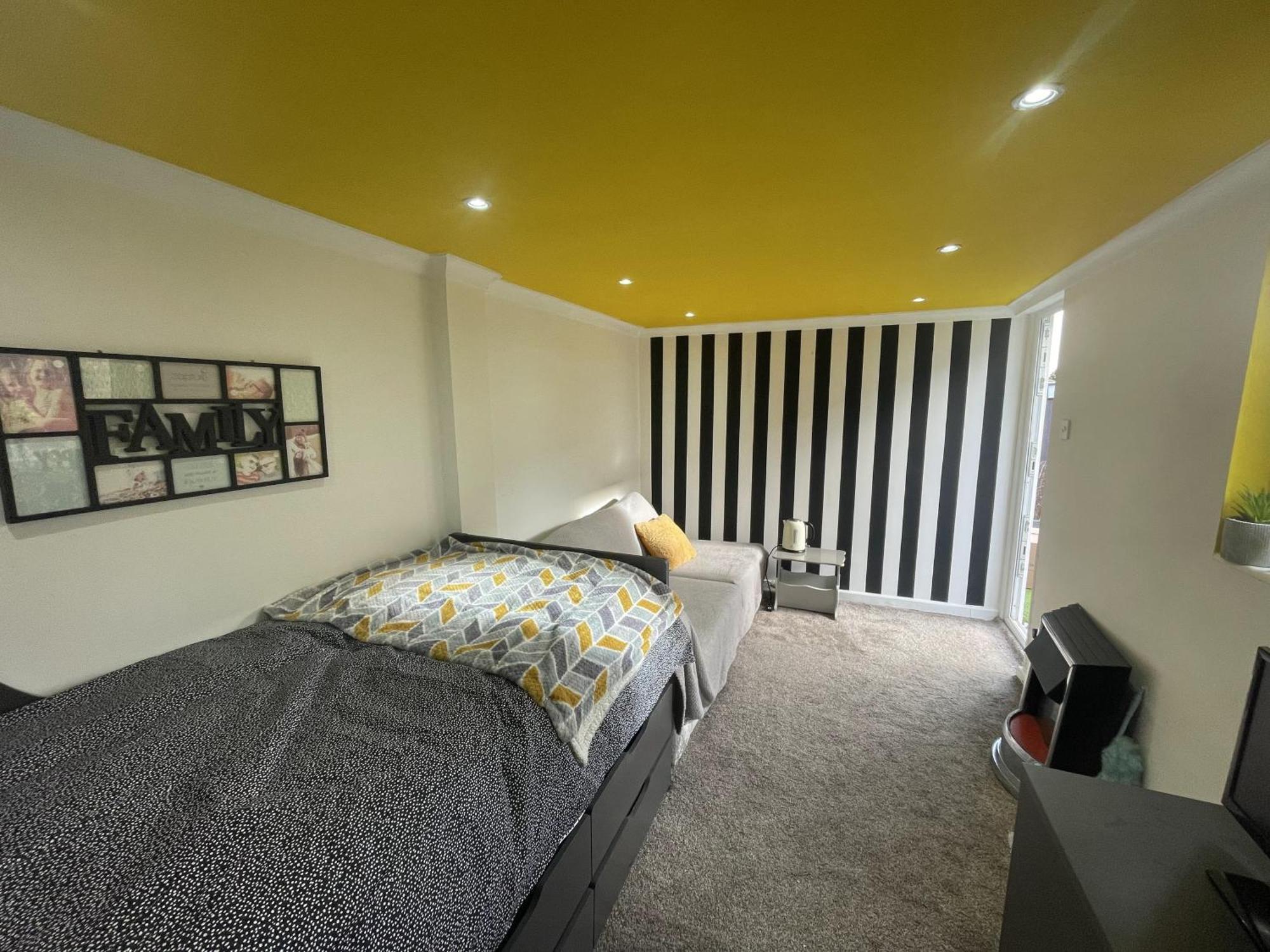 Single Near Heathrow Windsor Legoland & Free Parking Onsite Burnham (Buckinghamshire)